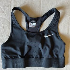 Nike Sports Bra #nike #masc #masclesbian #fitnessfashion